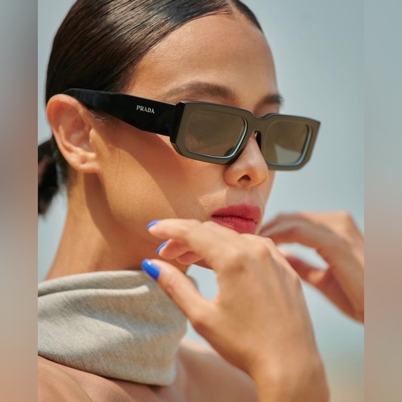 New - Prada Eyewear PR 06YS rectangle frame sunglasses - Picture 4 of 17